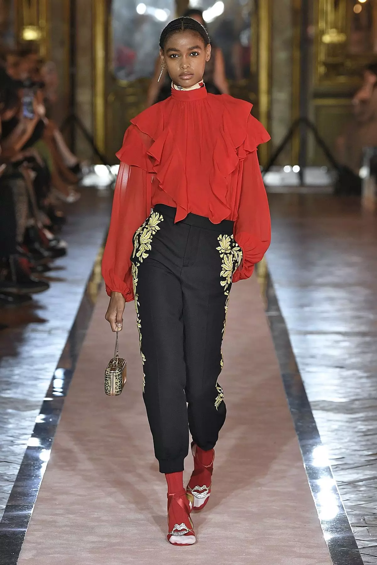 2019-يىلى رىمدىكى Giambattista Valli x H&M توپلىمى 35812_38