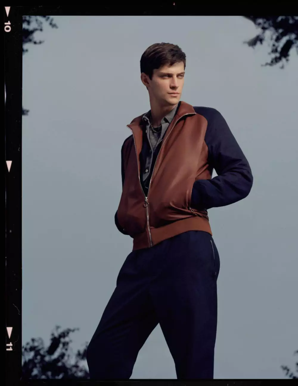 Quand lesは、sportswear et un frisson decoollibèrentl’allureをコード化しています。 「モンマルトル」は、Vogue HommesTrendsセクションF / W 2015-16号で発表され、Mark Peckmezianが撮影し、YliasNacerがスタイリングしました。