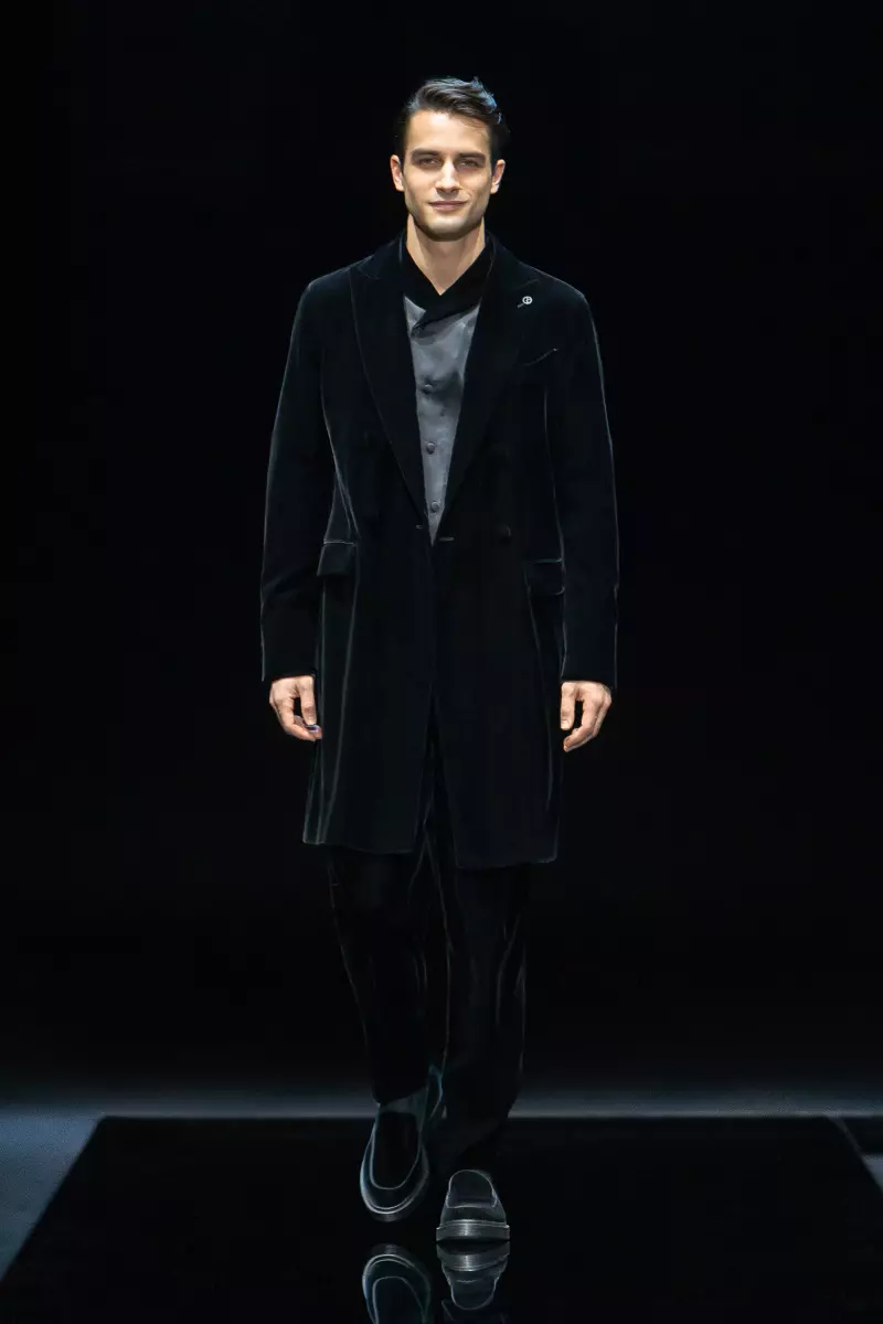 Giorgio Armani ဆောင်းရာသီ 2021 Milan ကိုဝတ်ဆင်ရန်အဆင်သင့်ဖြစ်နေပါပြီ။ 3595_63