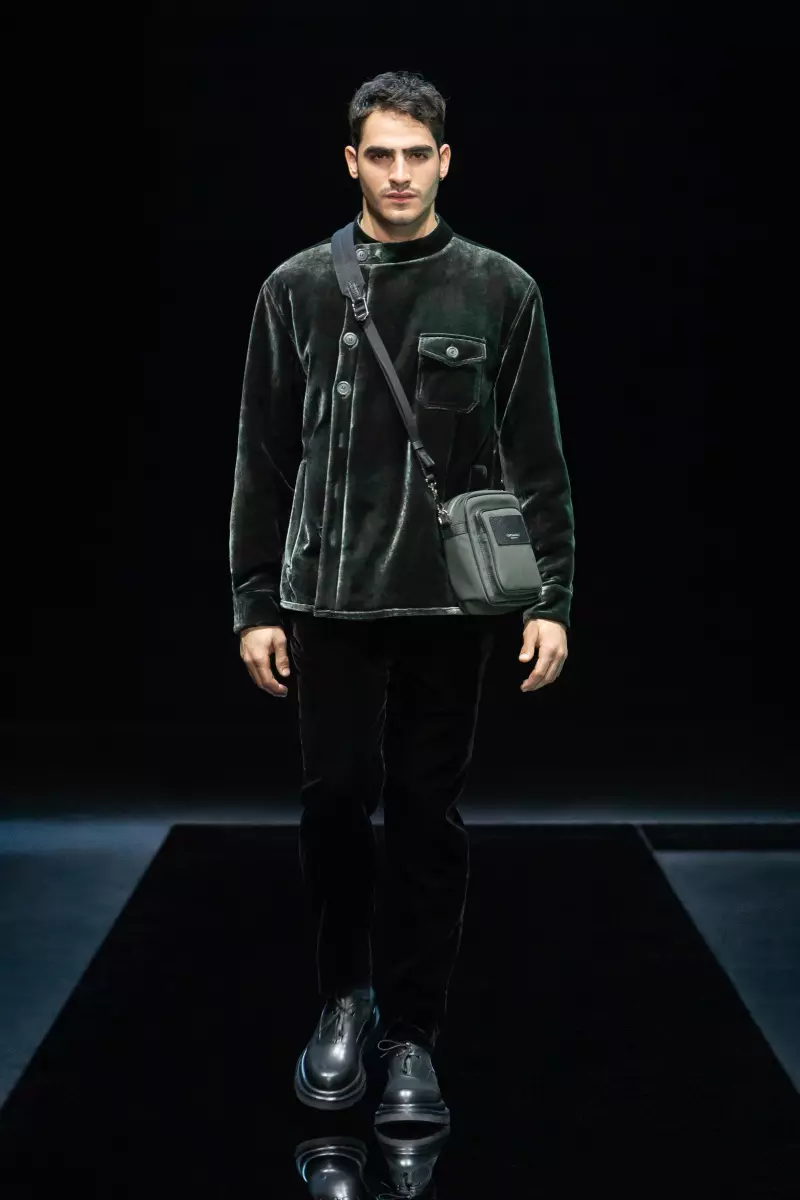 Giorgio Armani Yana Shirye Don Sawa Fall 2021 Milan 3595_7