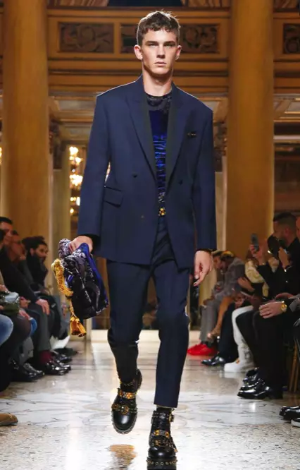 I-VERSACE MENSWEAR FALL WINTER 2018 MILAN27