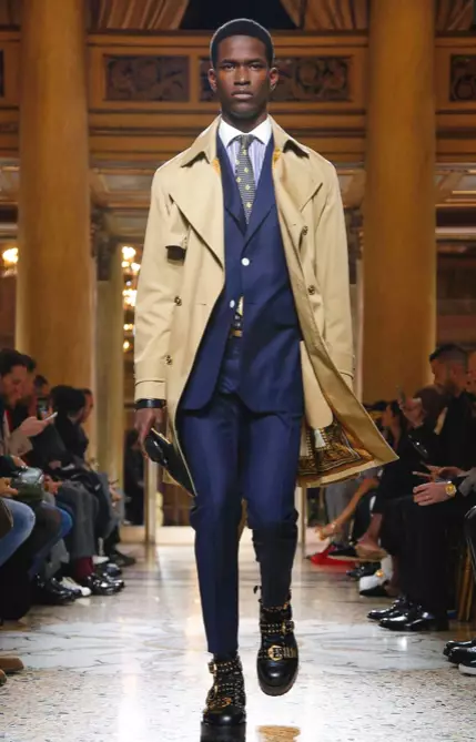 VERSACE MENSWEAR ဆောင်းရာသီ 2018 MILAN29