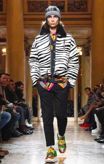 VERSACE MENSWEAR ဆောင်းရာသီ 2018 MILAN36