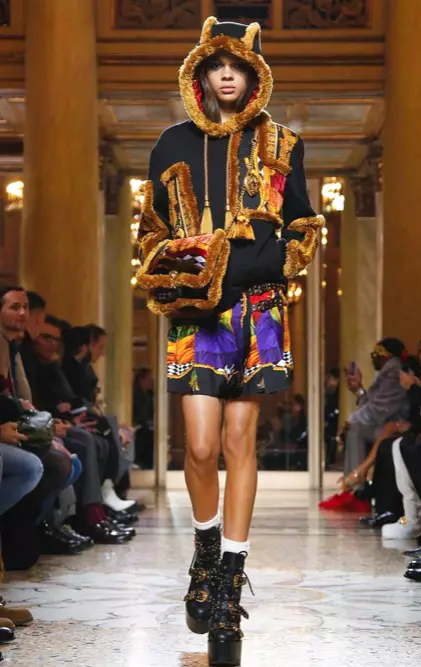 VERSACE MENSWEAR ဆောင်းရာသီ 2018 MILAN37