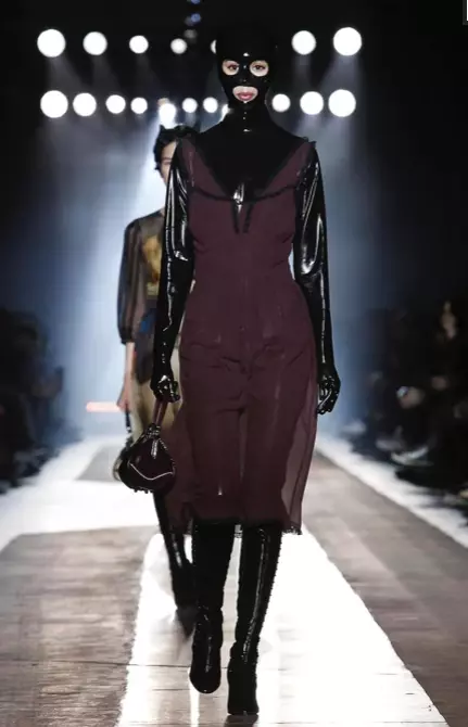 MOSCHINO AŬTUNO VINTRO 2018 VIRINJOJ KAJ PREKOKLEKTO MILANO15