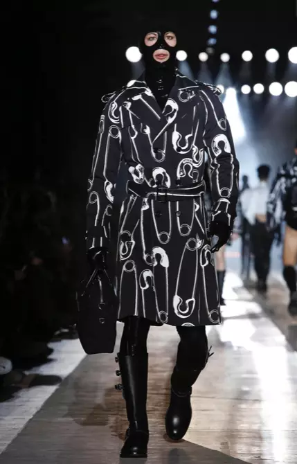 MOSCHINO VJESHTË DIMËR 2018 PARAKOLLEKSION VESHJE PËR MESHKUJ DHE FEMRA MILAN10