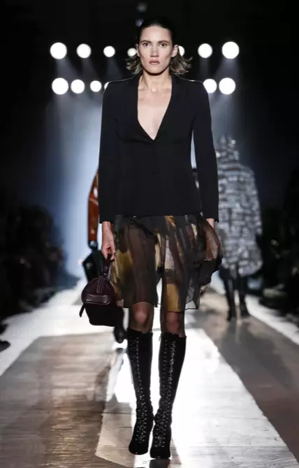 MOSCHINO AŬTUNO VINTRO 2018 VIRINOJ KAJ PREKOKLEKTO MILANO54