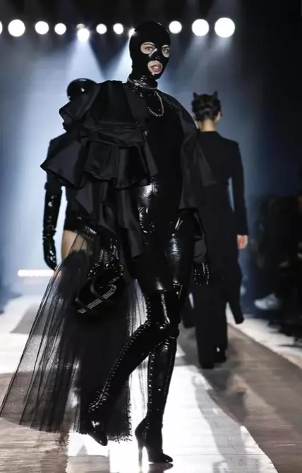 MOSCHINO 2018KO UDAZKEN NEGUA GIZONEZKO ETA EMAKUMEEN AURREBILKETA MILAN38