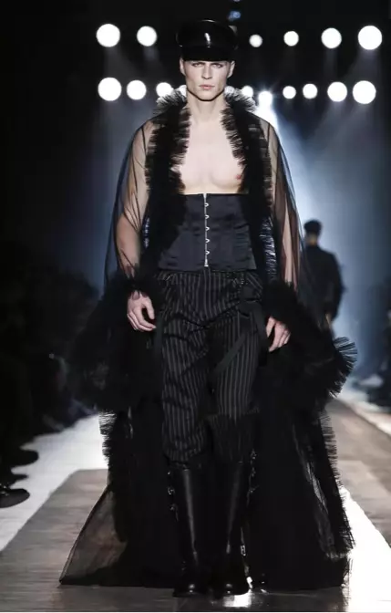 MOSCHINO 2018KO UDAZKEN NEGUA GIZONEZKOA ETA EMAKUMEEN AURREBILKETA MILAN41