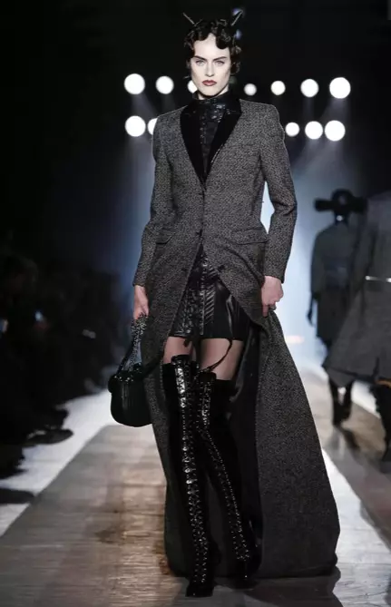 MOSCHINO HÖST VINTER 2018 HERRKLÄDER OCH KVINNOR FÖRFÖRSAMLING MILAN81