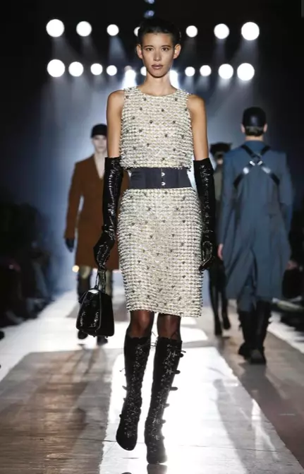 MOSCHINO AŬTUNO VINTRO 2018 VIRINOJ KAJ PREKOKLEKTO MILANO86