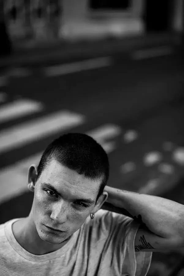 Conociendo al recién llegado de Rock Men Paris Paul Lemaire, belleza delgada y entintada con 5'11 y ojos azul profundo. Recientemente ha sido fotografiada para Saint Laurent F / W 2015.16 por Hedi Slimane.