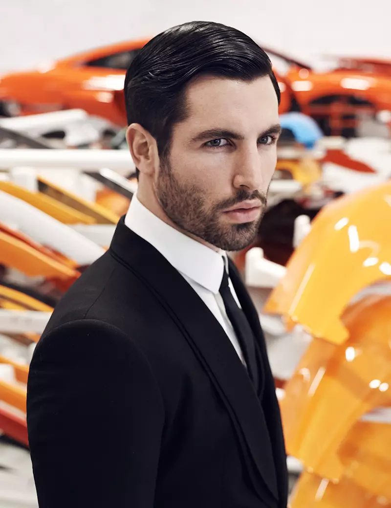 Ĉefartikolo por la revuo Winq por tie plej nova numero nomita ''Start Your Engines'' prezentas supermodelon Franky de Storm Models en la McLaren Teknologia Centro apud belaj modeloj de la McLaren-familio. Franky portas Dolce & Gabbana, Christopher Kane, Lou Dalton, Dior Homme, La Perla kaj Jonathan Christopher Homme. Pafite de Florian Renner de ERA Management, stilita fare de Juan Velazquez Caceres.