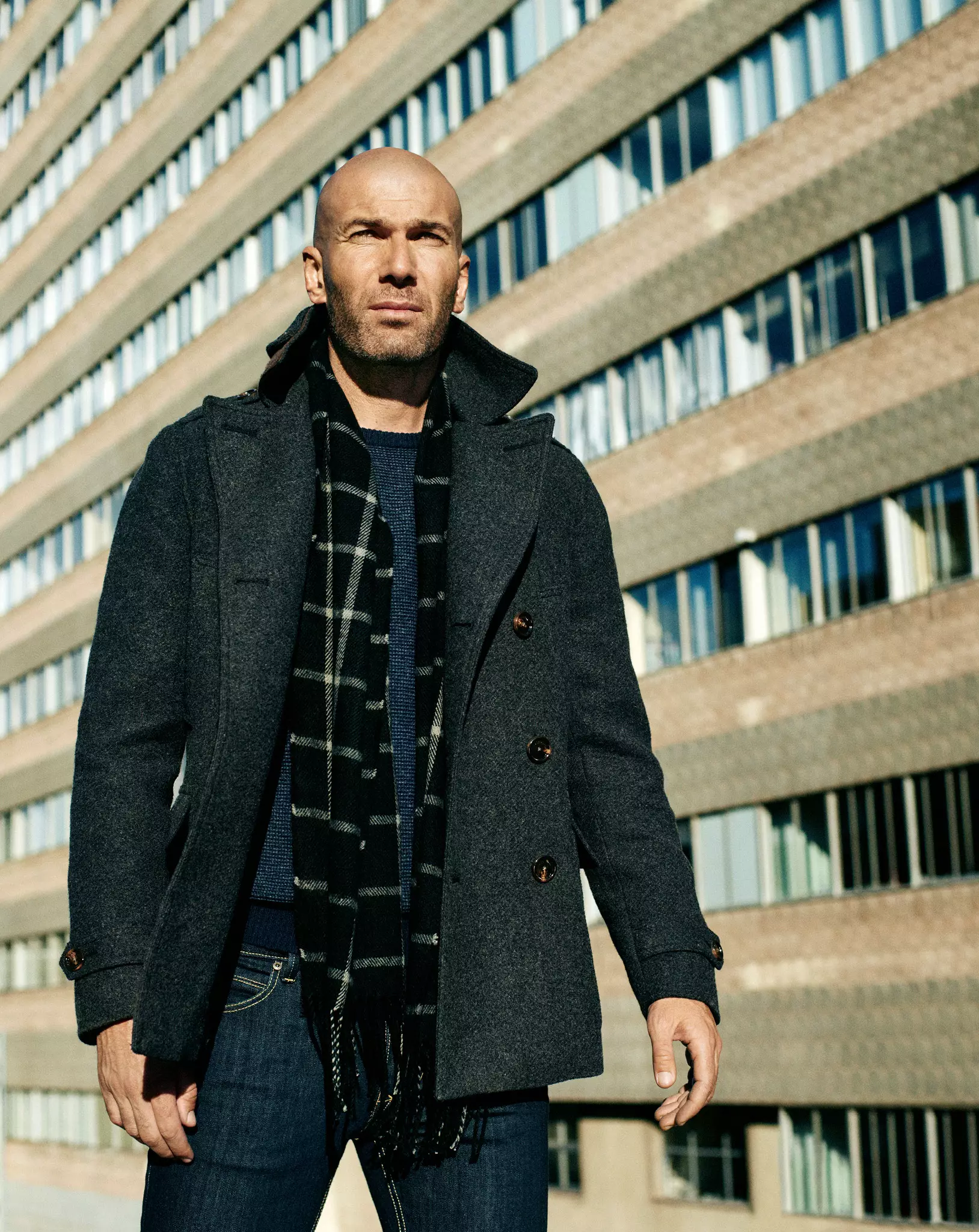 Zidane s-a întors Vă prezentăm cea mai urbană linie a noastră, unde albastru, gri și negru conformează paleta de culori predominantă a unei colecții contemporane și versatile. Descoperă colecția aici: http://mng.us/1JCxU0N #ZidaneforMANGO