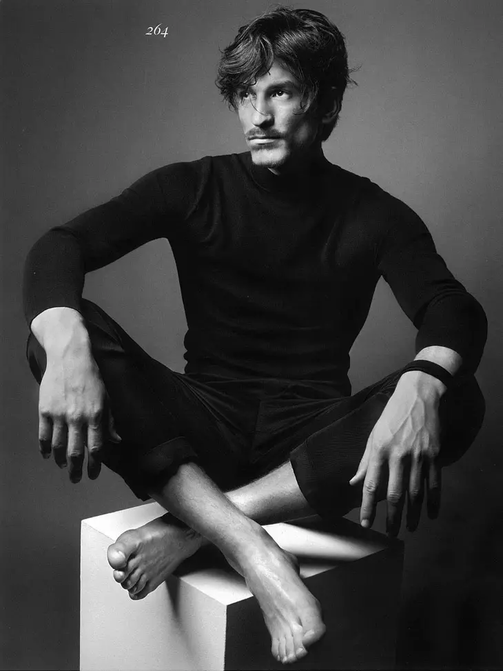 Jarrod-Scott-Vogue-Hommes-Internasional-05