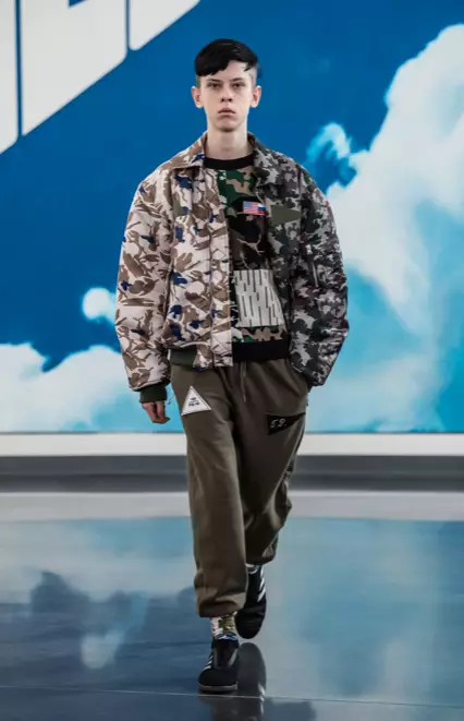 I-GOSHA RUBCHINSKIY MENSWEAR FALL WINTER 2018 YEKATERINBURG3