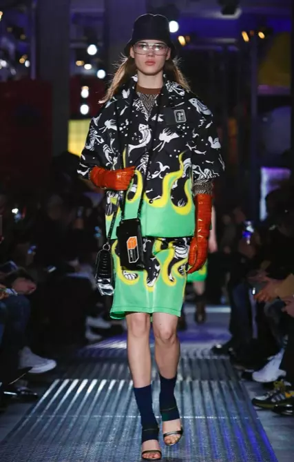 МАШКА ОБЛЕКА PRADA ЕСЕН ЗИМА 2018 МИЛАНО31