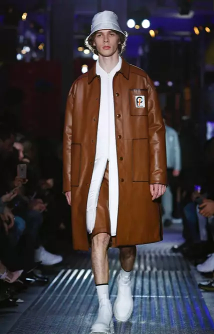 PRADA VIBRARO AŬTUNO VINTRO 2018 MILANO27