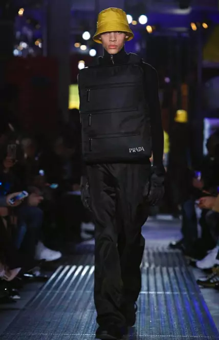 PRADA MENSWEAR AŬTUNO VINTRO 2018 MILANO11