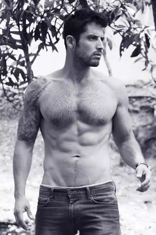 DIEGO NARVÁEZ8