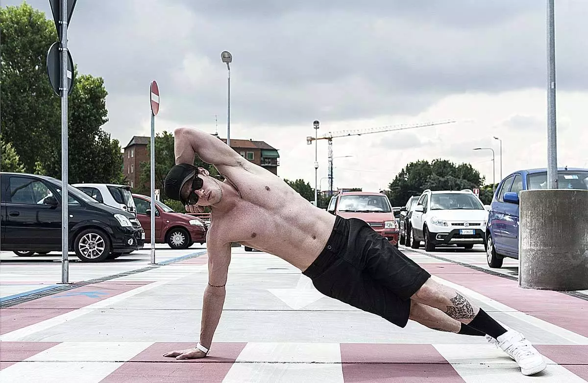 Den smukke italienske model Alexandre Valotto hos Andy Models syder i denne opsigtsvækkende portrætserie optaget af den produktive fotograf Daniel Rodrigues.