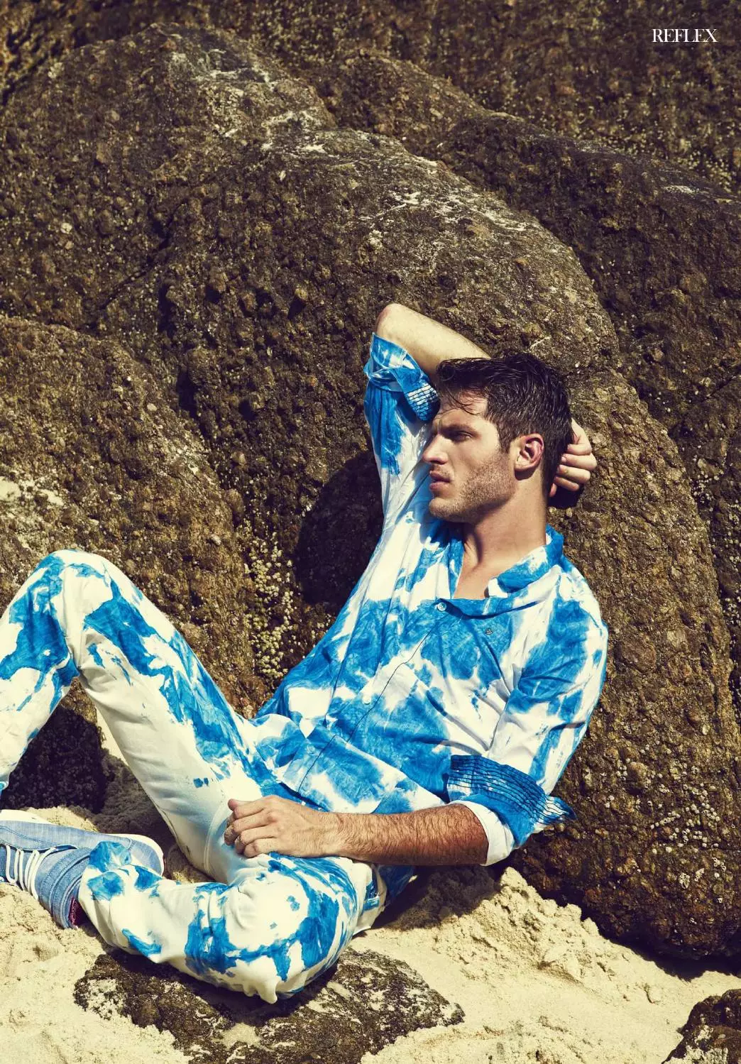 Reflex Homme Summer 2015 Ngadto sa asul nga Photographer: Alex Santana. Stylist: Paulo Zelenka. Digital retoucher: Octavio Duarte. Pangayo: Amanda Schon.