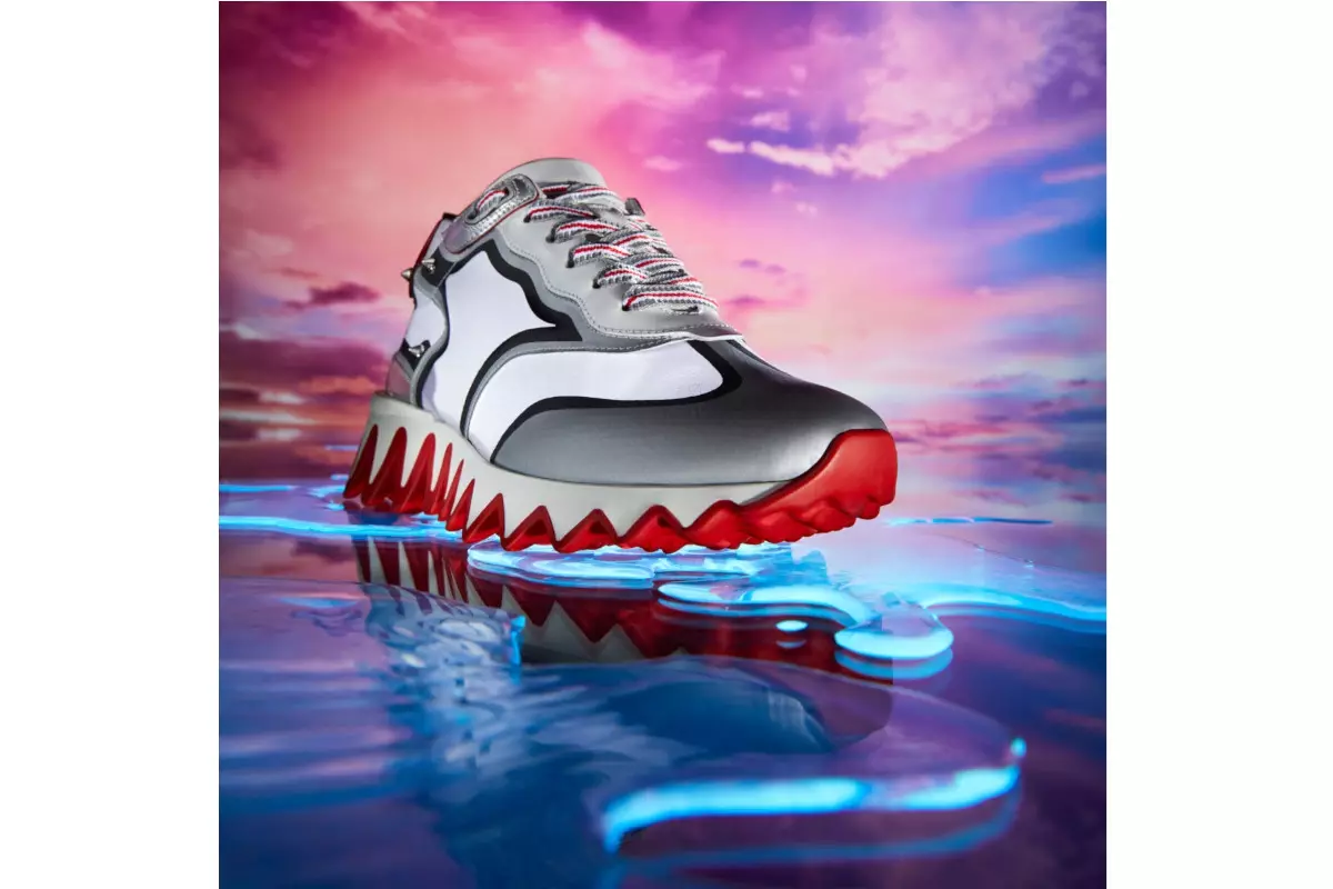 خىرىستىيان Louboutin نىڭ Loubishark بىلەن تىغ ئۇچىڭىزنى ئۆتكۈر تۇتۇڭ