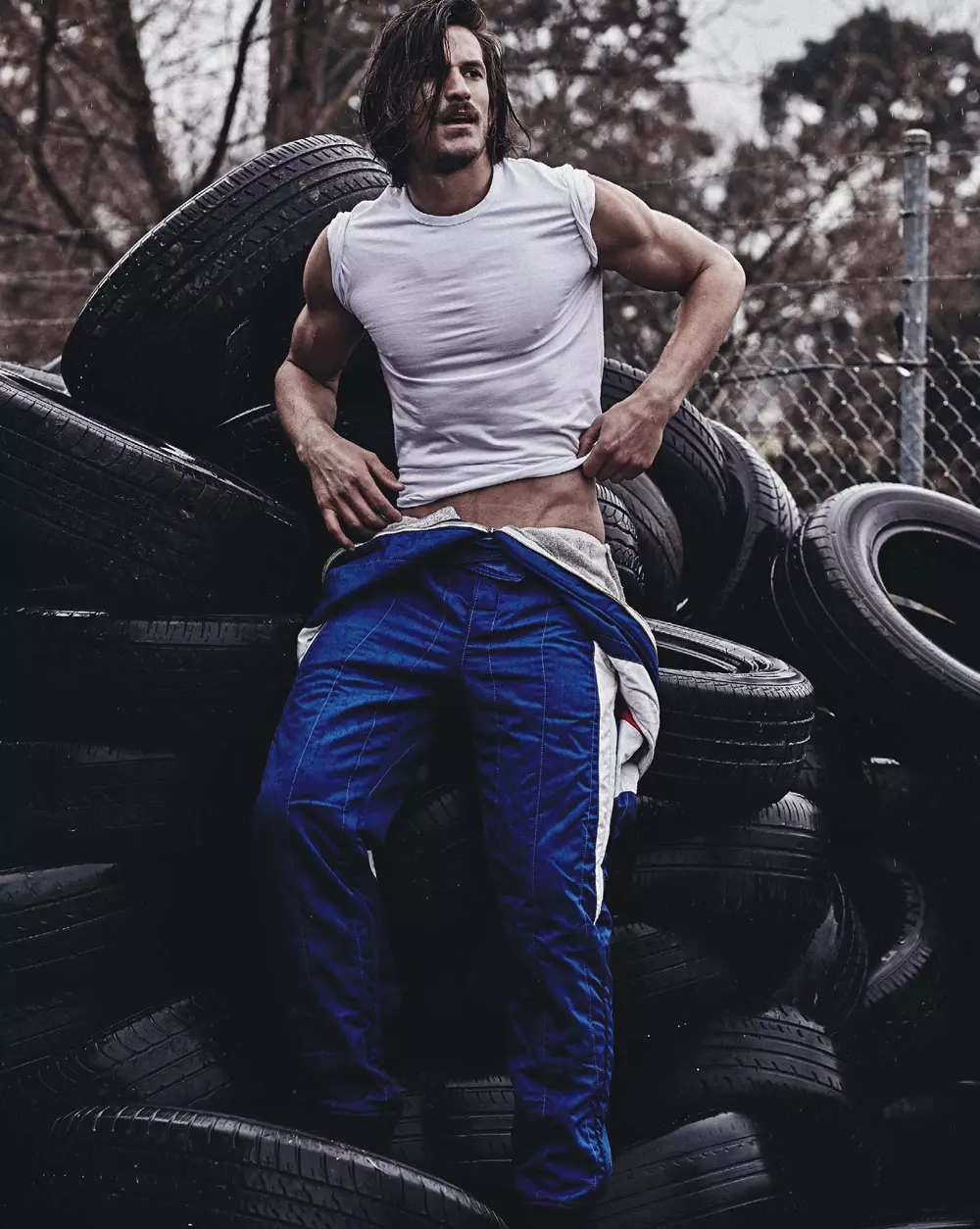 A kedvenc férfi topmodell, Jarrod Scott a 2015. novemberi GQ Australia Issue új vezércikkében szerepel Jake Terrey által, Kelly stílusában.