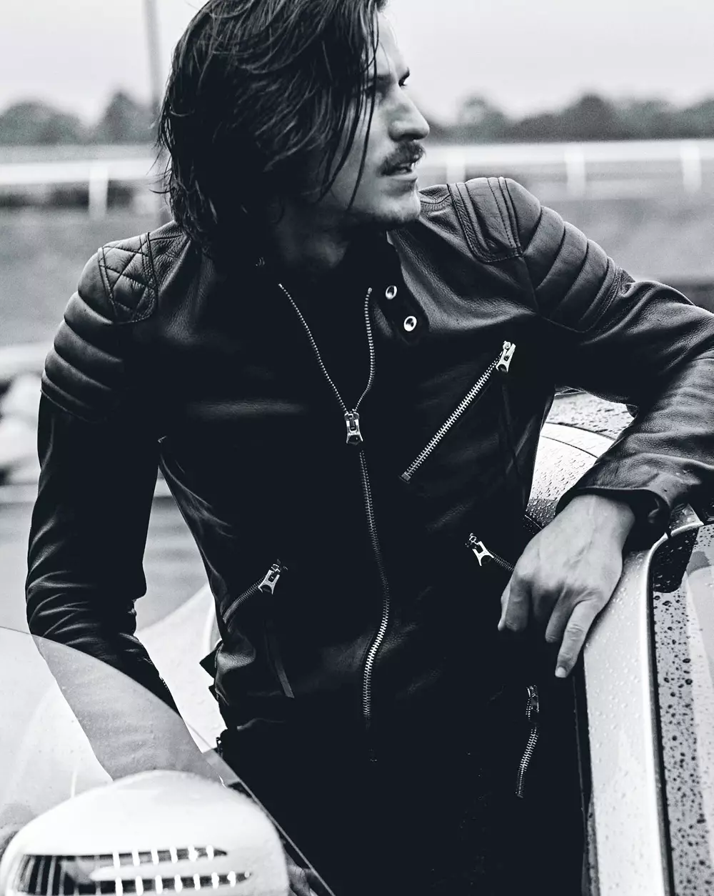 Das beliebte Top-Männermodel Jarrod Scott präsentiert das neue Editorial für die GQ Australia Ausgabe November 2015, fotografiert von Jake Terrey, gestylt von Kelly