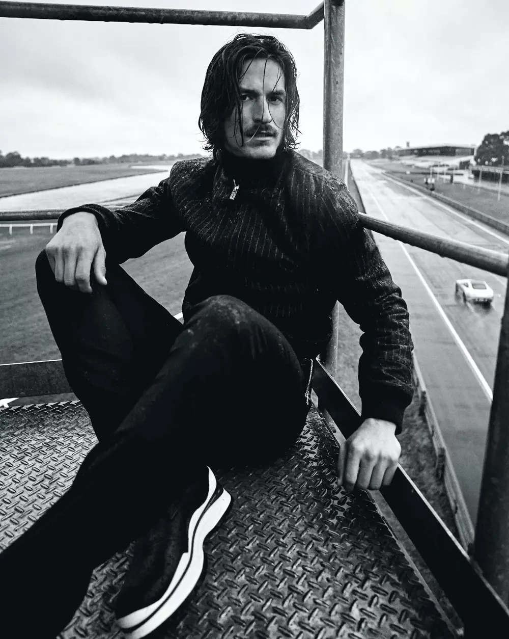 O modelo masculino favorito Jarrod Scott dirixe un novo editorial para GQ Australia Número de novembro de 2015, rodado por Jake Terrey, con estilo de Kelly