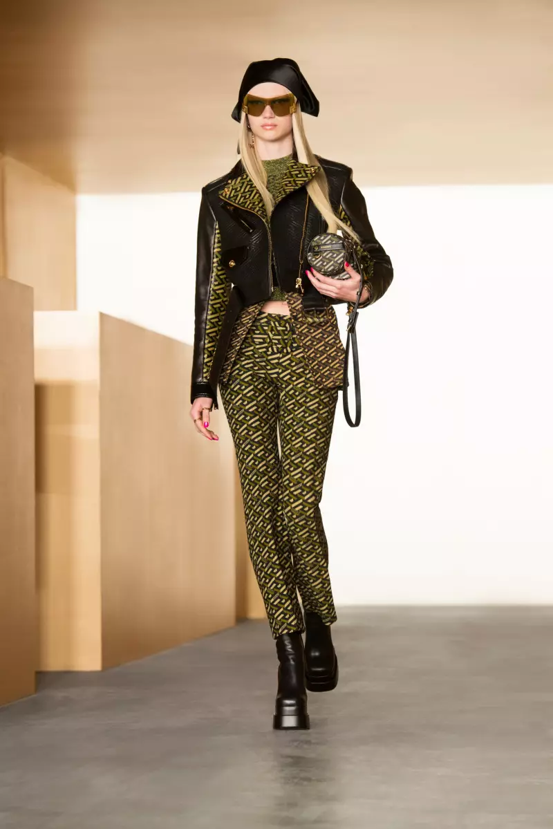 Versace Fall 2021 मिलान लगाउन तयार छ 3840_12