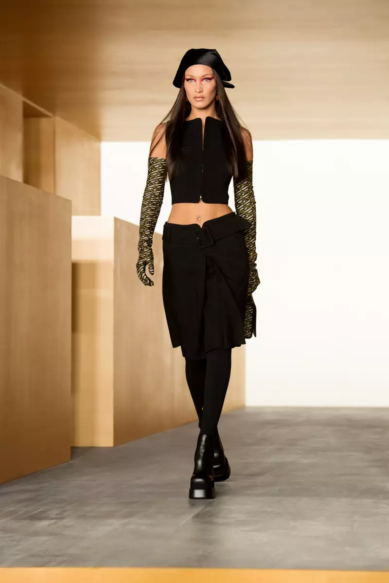 Versace Fall 2021 मिलान लगाउन तयार छ 3840_3