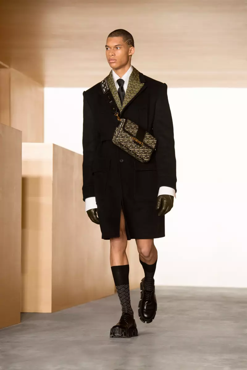 Versace e Itokiselitse ho Apara Fall 2021 Milan 3840_4