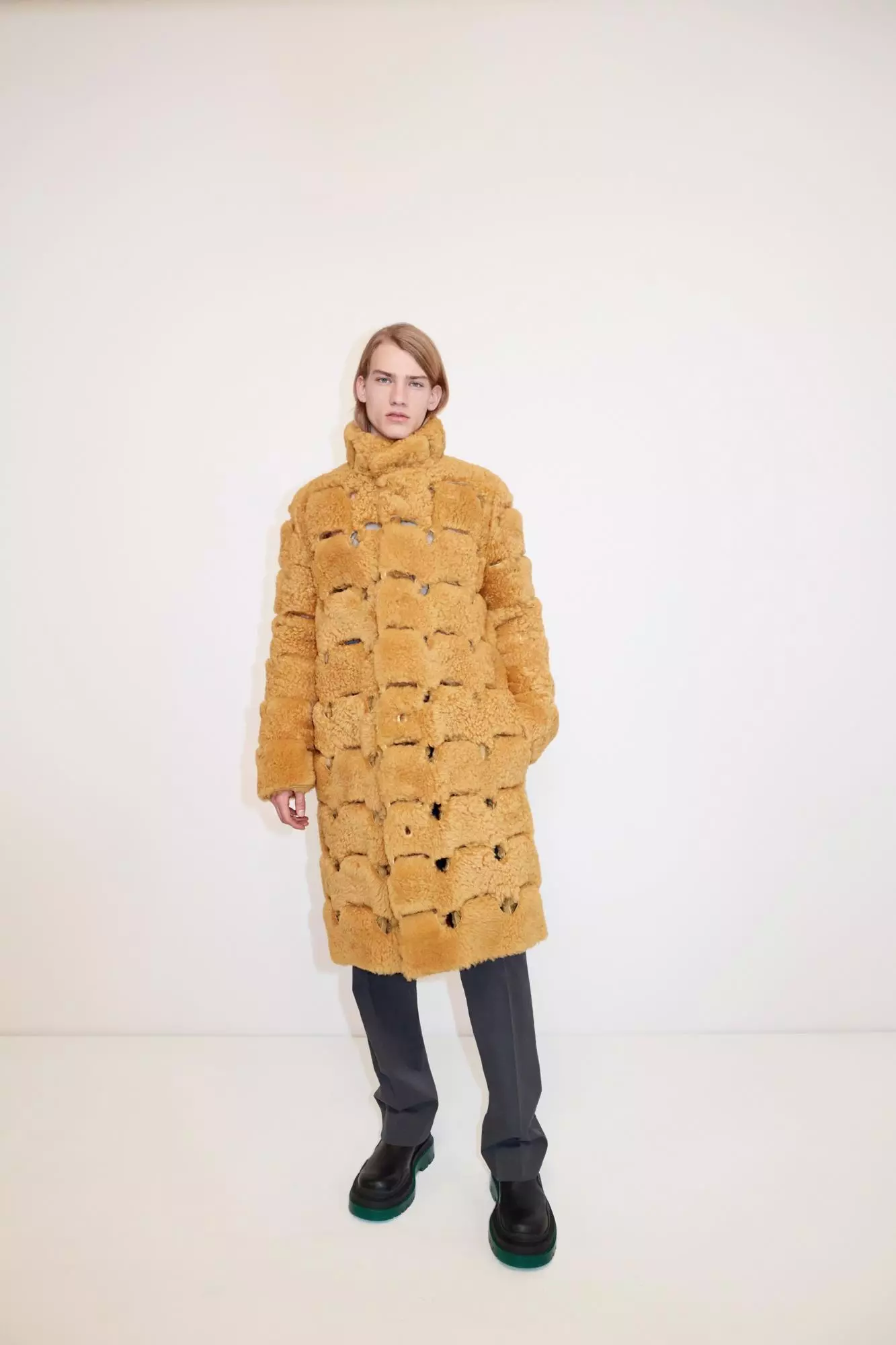 Bottega Veneta Pre Fall 2020 चे लुक्स 38567_13