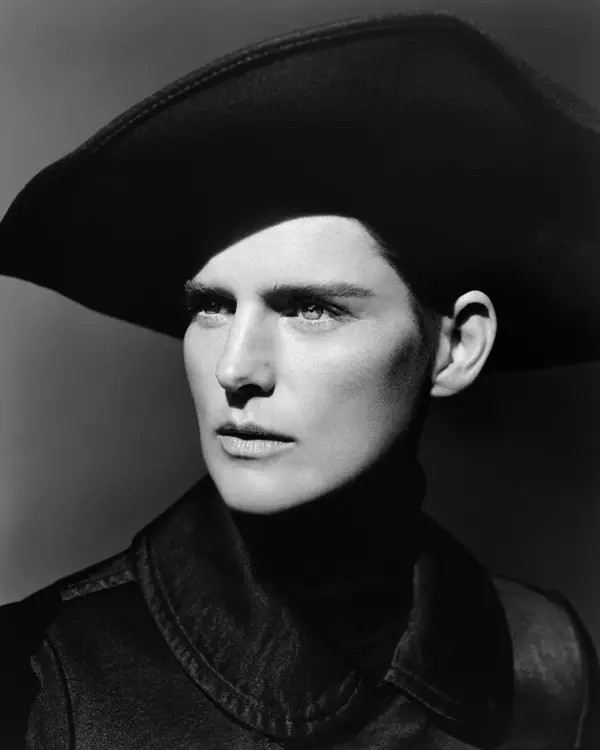 032c #27 Winter 14/15 Fotograf: Alasdair McLellan Styling: Benjamin Bruno