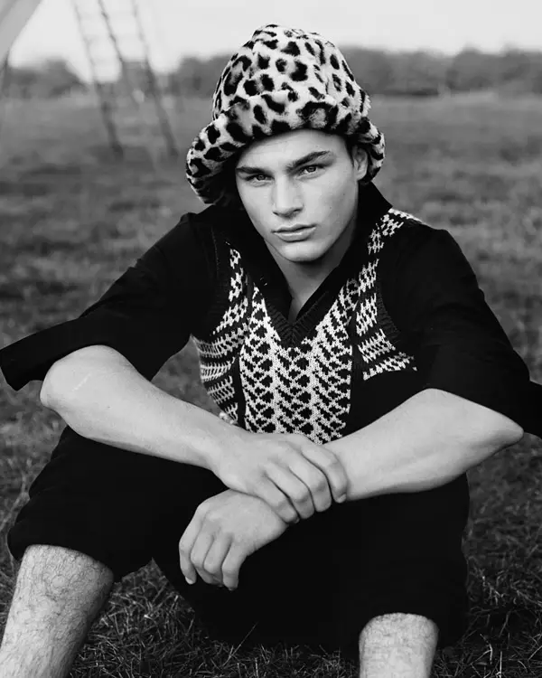 032c #27 Vinter 14/15 Fotograf: Alasdair McLellan Styling: Benjamin Bruno