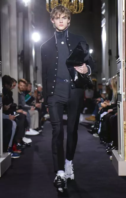 VALENTINO MENSWEAR AŬTUNO VINTRO 2018 PARIS2