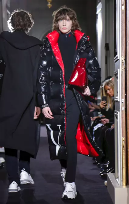 VALENTINO MENSWEAR AŬTUNO VINTRO 2018 PARIS11