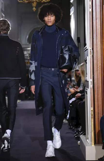 VALENTINO MENSWEAR ỤLỌ Oyiyi 2018 PARIS12