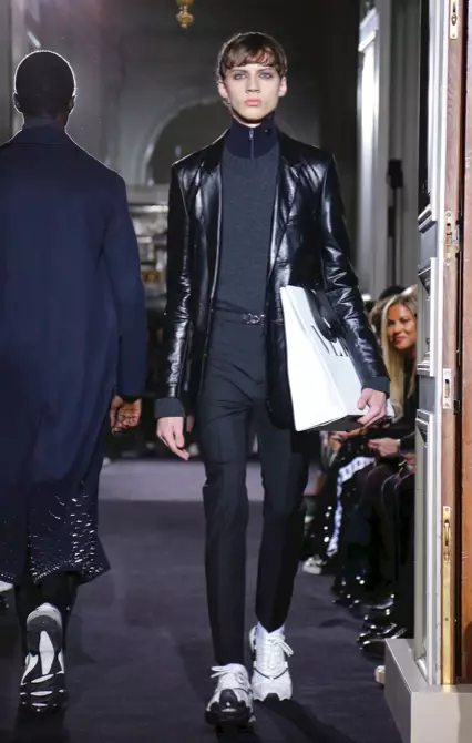 VALENTINO MENSWEAR AŬTUNO VINTRO 2018 PARIS21