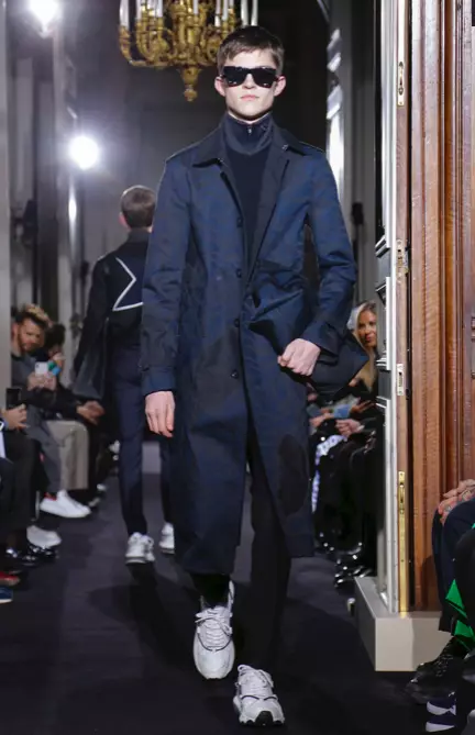 VALENTINO MENSWEAR האַרבסט ווינטער 2018 פּאַריז15