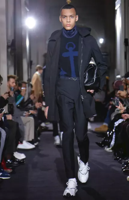 VALENTINO MENSWEAR AŬTUNO VINTRO 2018 PARIS18