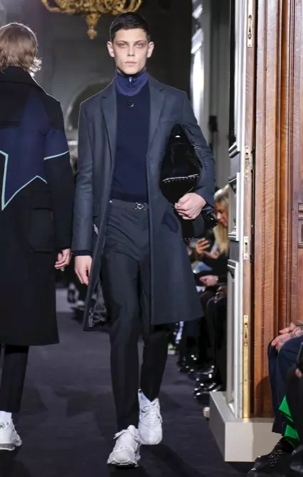 VALENTINO MENSWEAR HERBST WINTER 2018 PARIS23