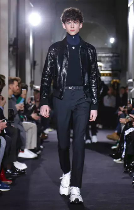 VALENTINO MENSWEAR AŬTUNO VINTRO 2018 PARIS26