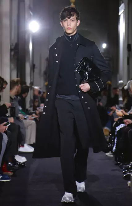 VALENTINO MENSWEAR האַרבסט ווינטער 2018 פּאַריז39