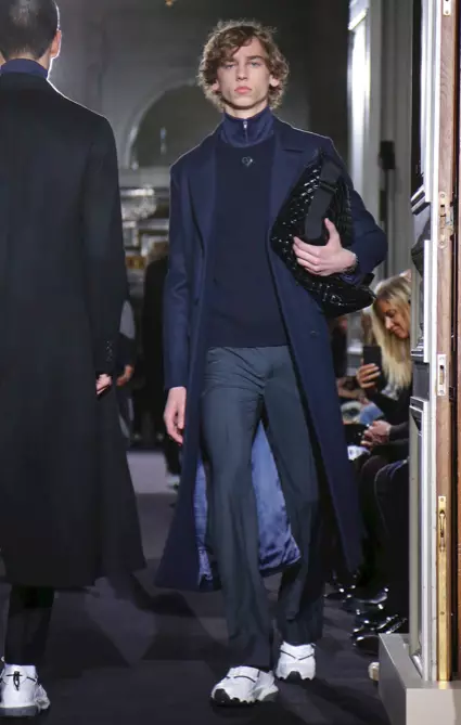 VALENTINO MENSWEAR AŬTUNO VINTRO 2018 PARIS40