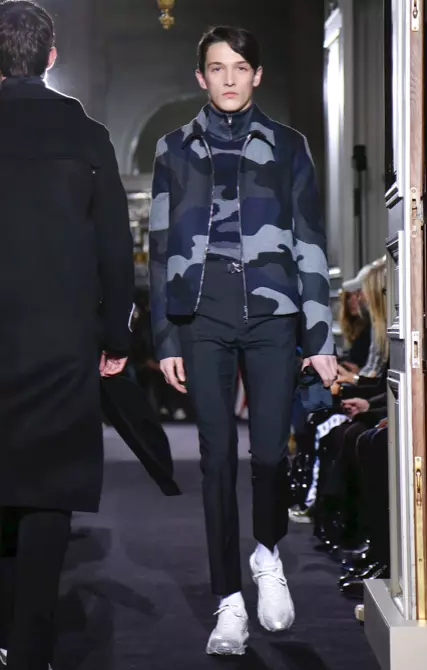 VALENTINO MENSWEAR FALL WINTER 2018 PARIS48