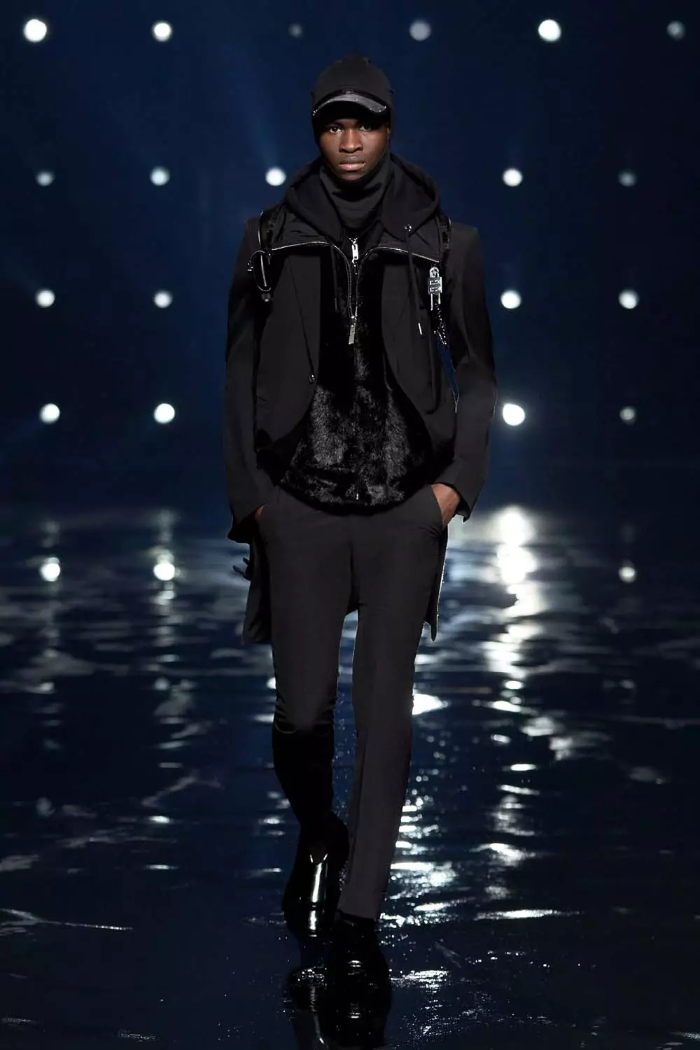 Givenchy 2021-жылдын күзүндө кийүүгө даяр Париж 3922_12