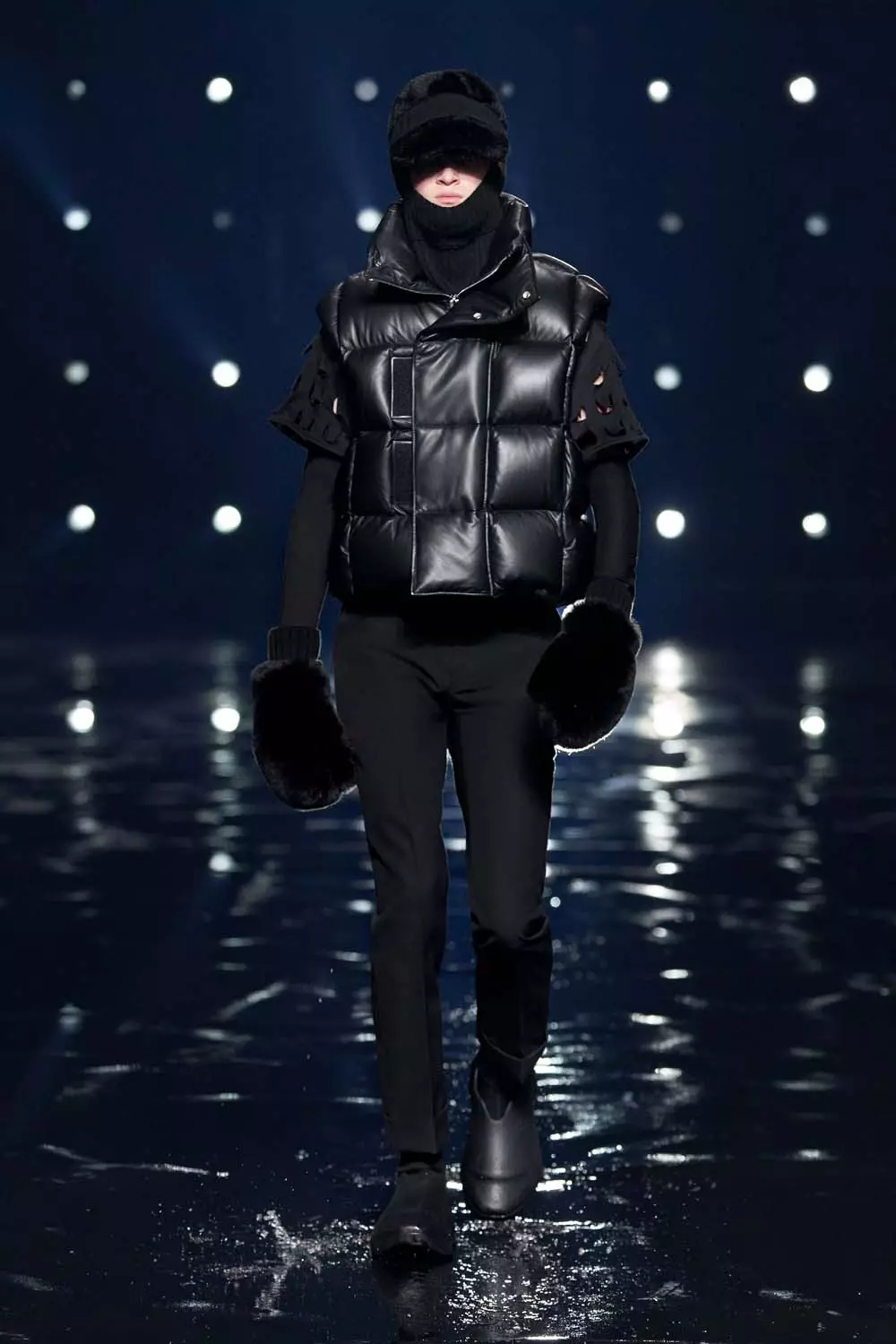 Givenchy 2021-жылдын күзүндө кийүүгө даяр Париж 3922_2