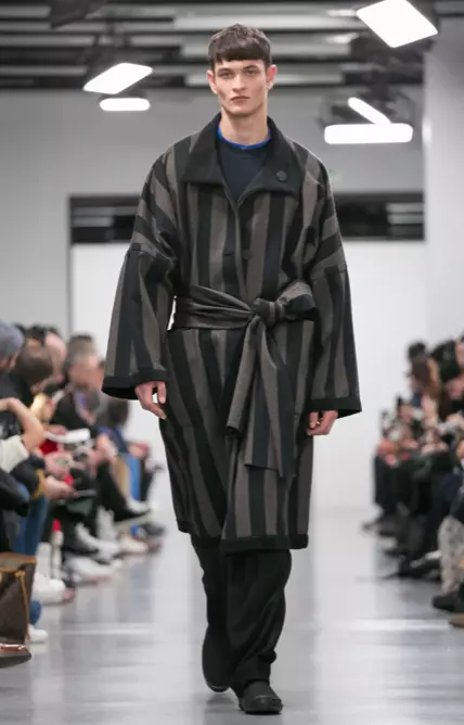 ISSEY MIYAKE مردوں کے مردانہ لباس موسم سرما 2018 PARIS26